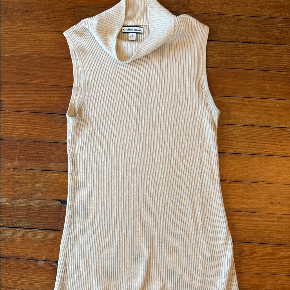 Croft & Barrow Women's Cream Sleeveless Turtleneck Sweater Top